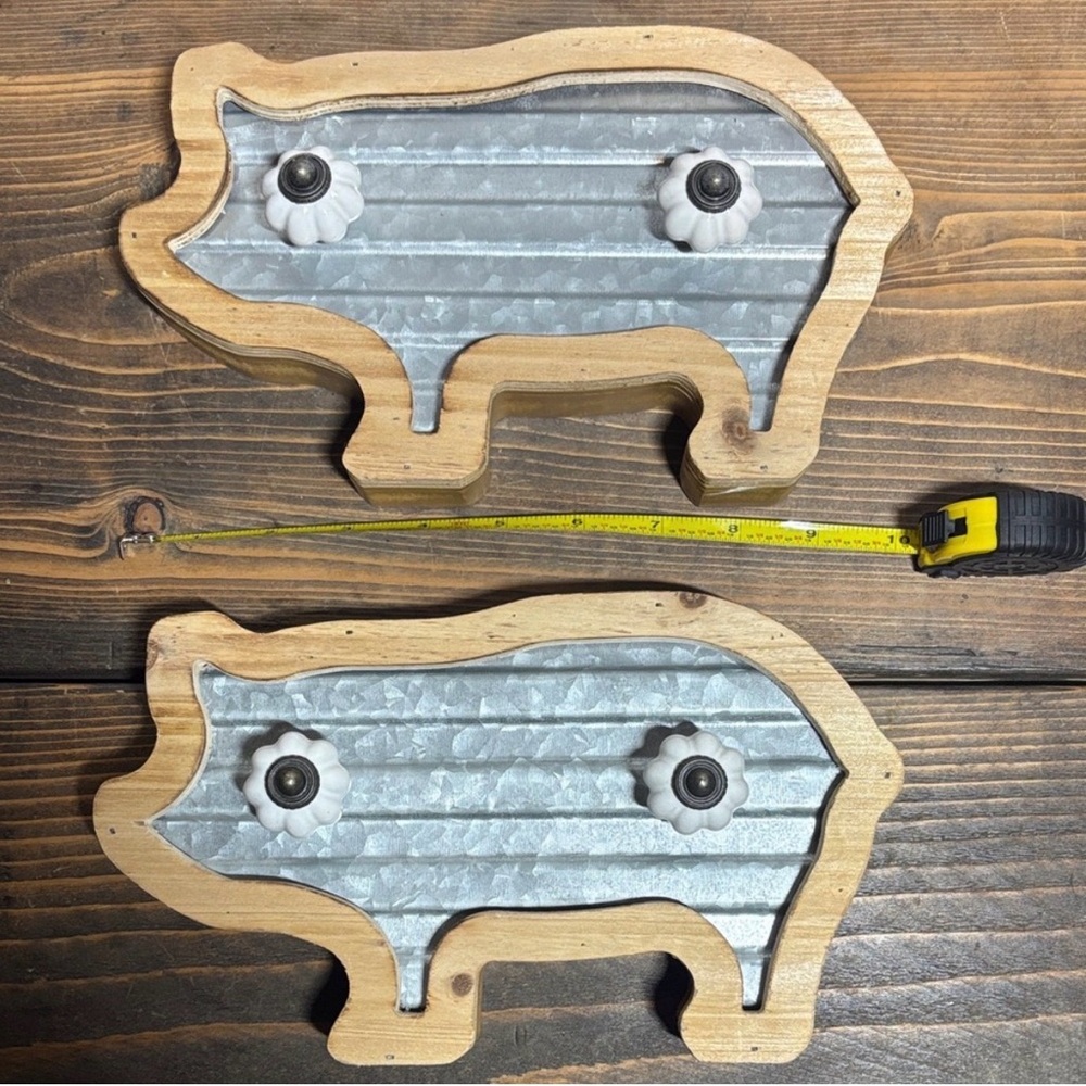 Rustic Pig-Shaped Wall Hooks - Silver and Brown